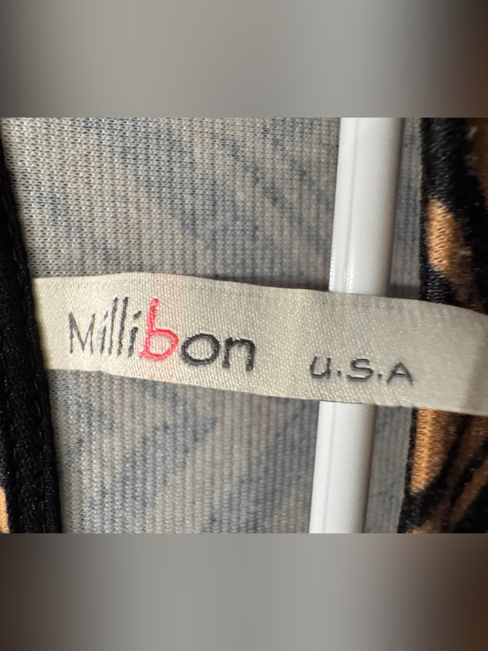 Millibon Black and Beige Chevron Long-Sleeve Dress LARGE Pit 16”
Length 40” - Picture 5 of 6
